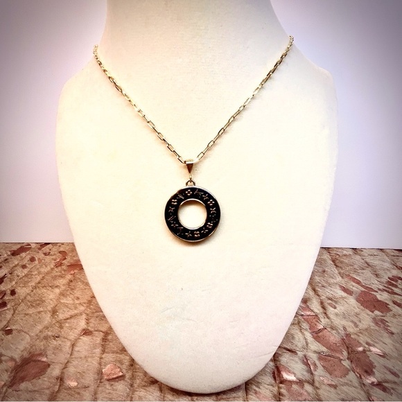 Auth Louis Vuitton black pendant charm gold plated necklace - Picture 3 of 4